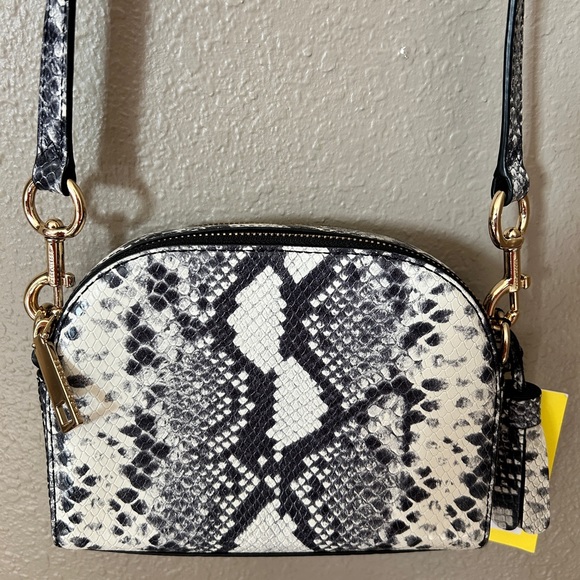 Marc Jacobs E-Shutter Snake Embossed Leather Crossbody Bag - Picture 5 of 10